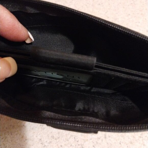 BLACK LEATHER POUCH WALLET (NWT) - Picture 5 of 10